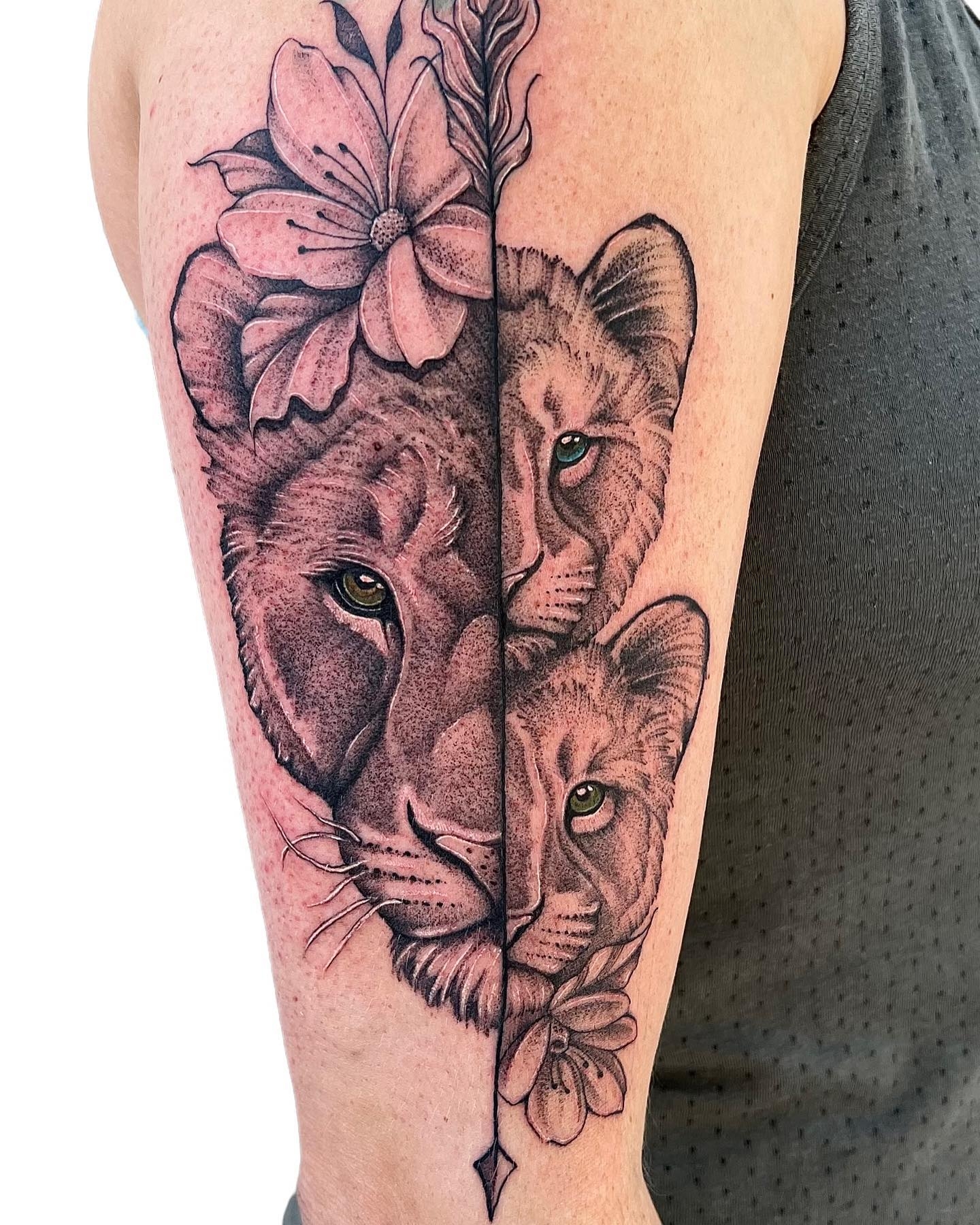 lion tattoo eye color