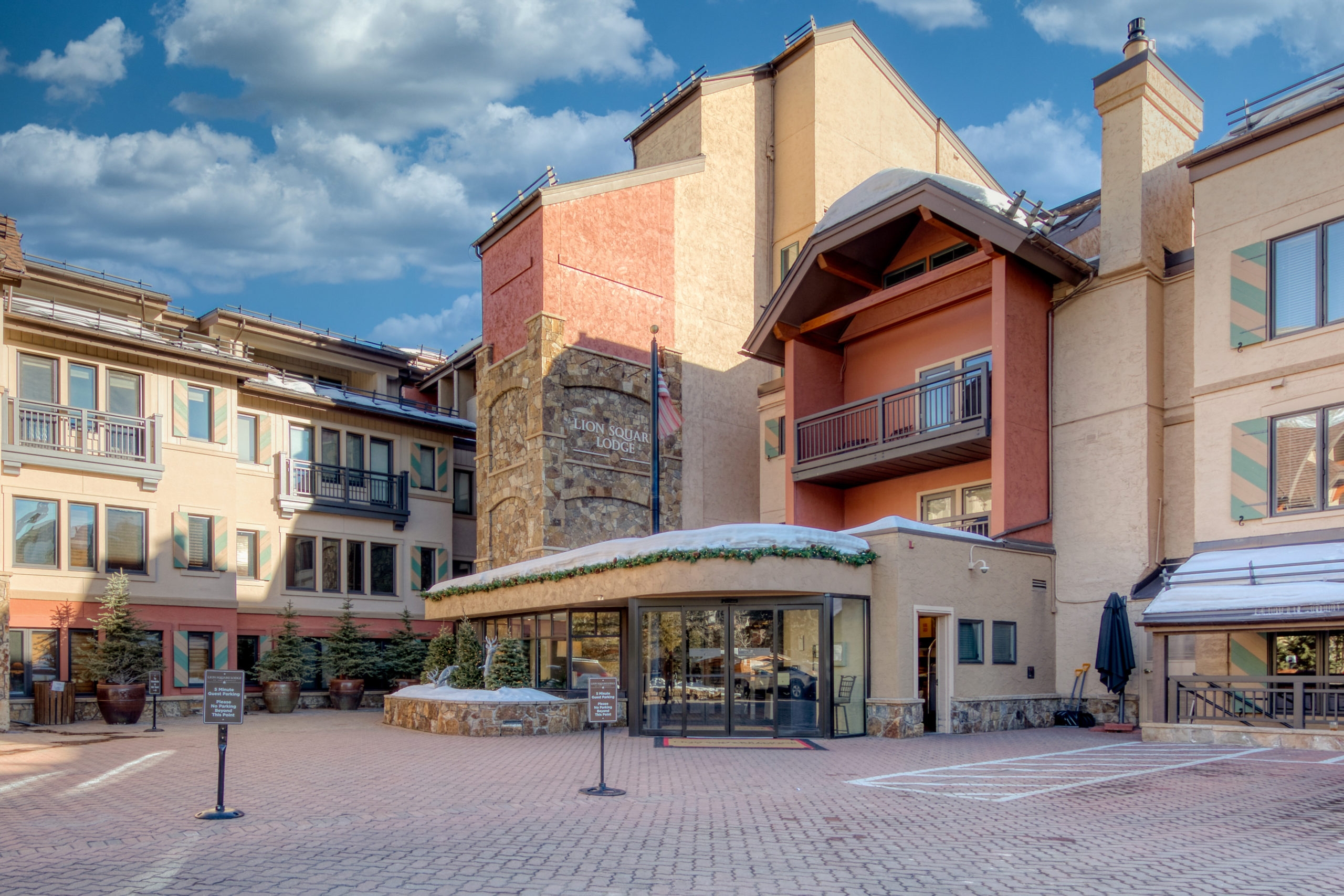 lion square lodge colorado